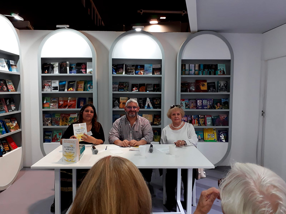 presentación del libro de María Granata en la LIJ